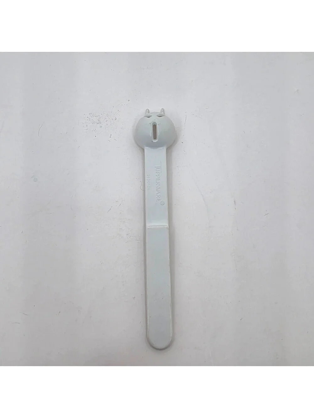 Vintage Tupperware Olive Picker Pickle Fork Spoon Gadget #1450 White